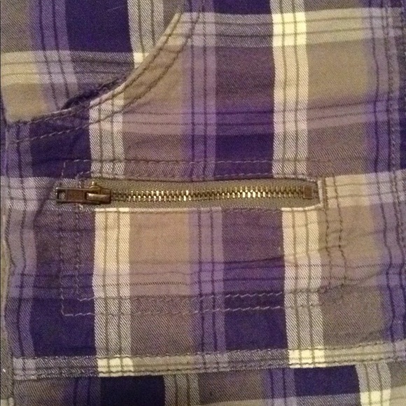 Shorts - Picture 3 of 3